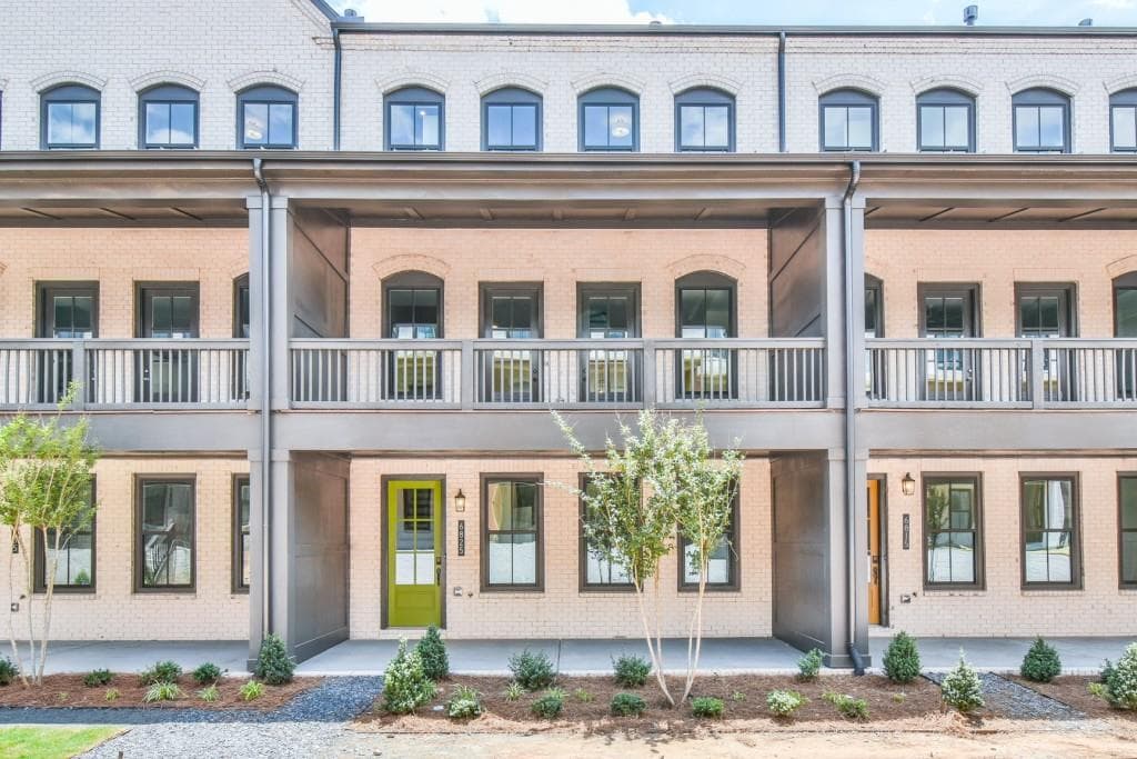 6825 Victory Run, Alpharetta, GA 30005 — most recent listing photo