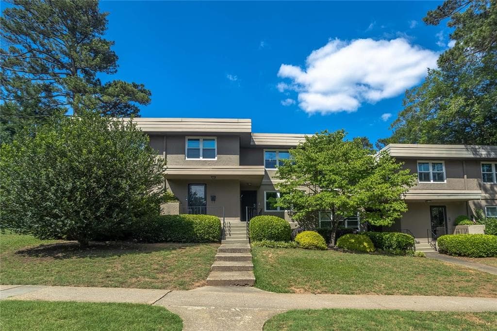 2 bedroom, 2 bathroom, 1,168 sq ft condominium sold at 327 Lakemoore Drive B, Atlanta, GA 30342