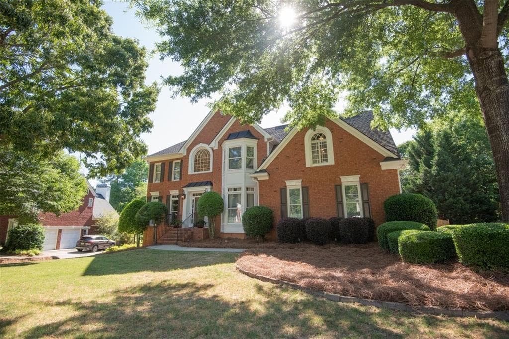 4 bedroom, 5 bathroom, 4,376 sq ft single family residence sold at 2534 Dunhaven Glen, Snellville, GA 30078
