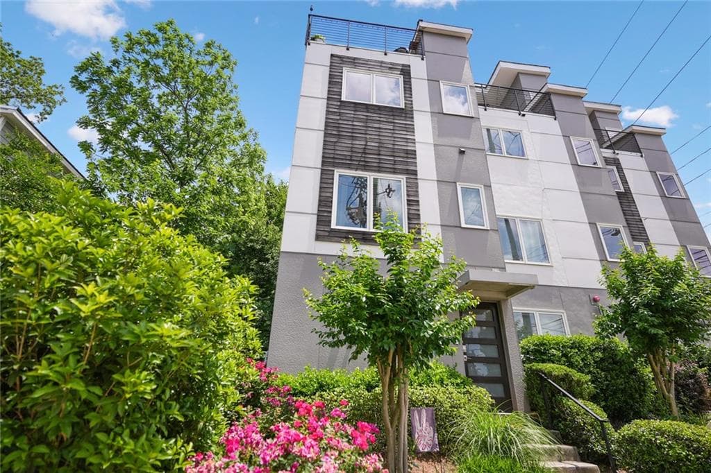 3 bedroom, 4 bathroom, 1,730 sq ft townhouse sold at 1672 Dekalb Avenue 1, Atlanta, GA 30307