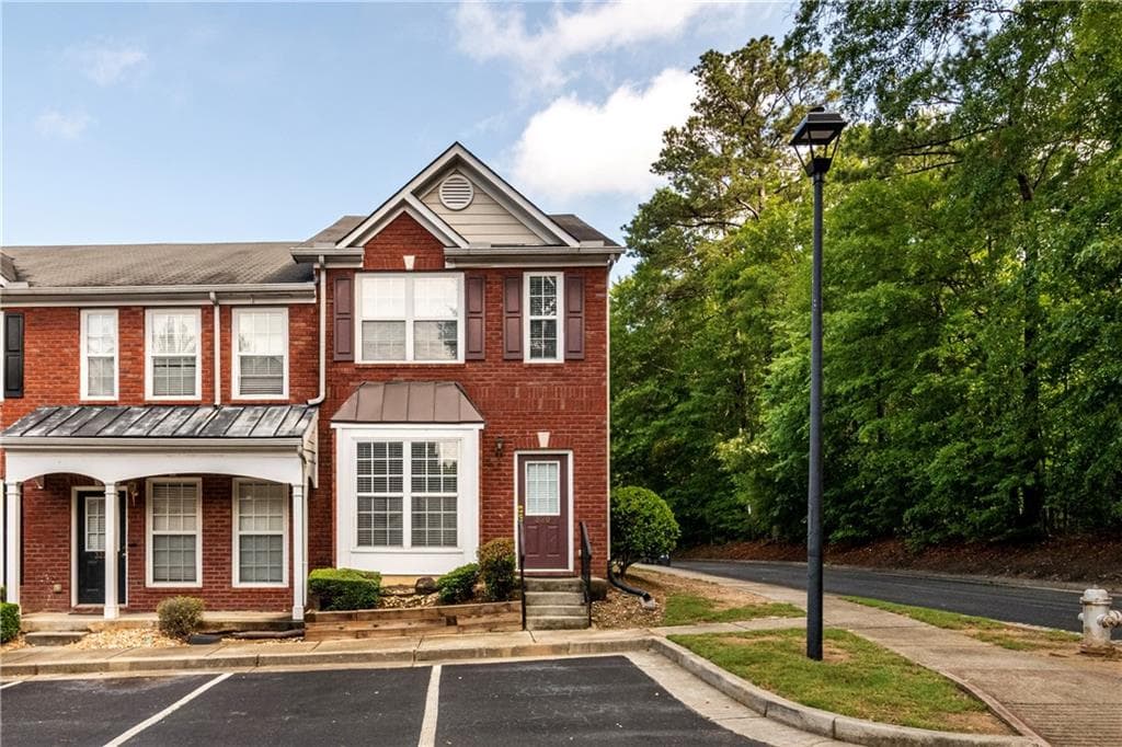2 bedroom, 3 bathroom, 1,256 sq ft townhouse sold at 320 Paden Cove Trail, Lawrenceville, GA 30044