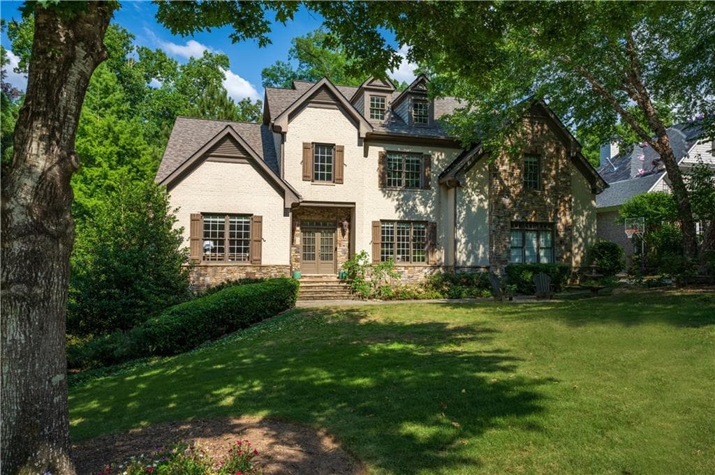 6 bedroom, 6 bathroom, 5,895 sq ft single family residence sold at 115 Franklin Place, Atlanta, GA 30342