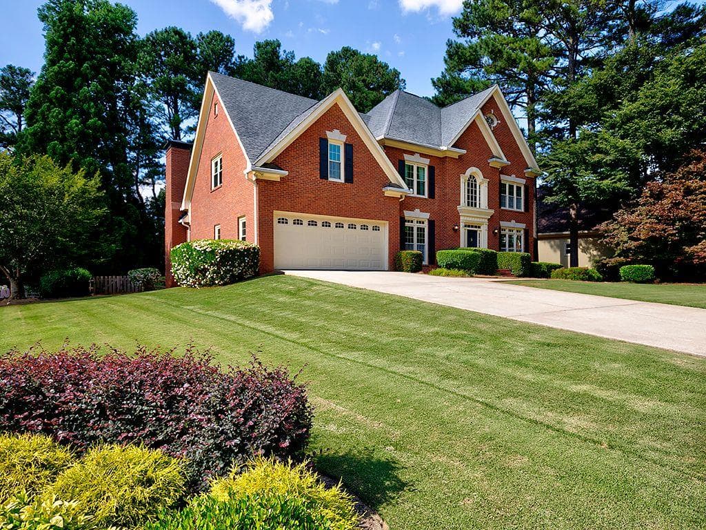 6 bedroom, 5 bathroom, 4,438 sq ft single family residence sold at 655 Peace Creek Trace, Alpharetta, GA 30005