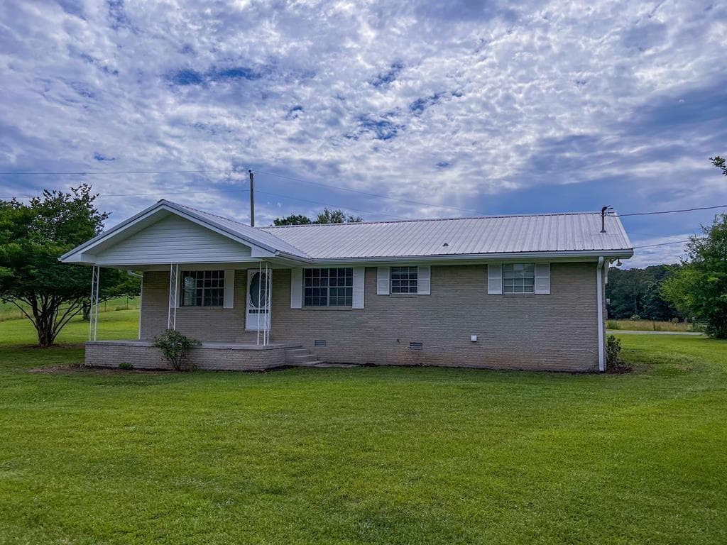 2 bedroom, 1 bathroom, 1,073 sq ft single family residence sold at 2231 Dawnville Beaverdale Road, Dalton, GA 30721