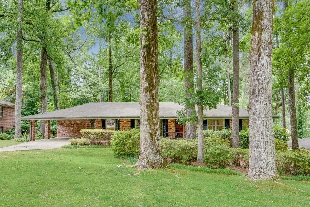 3 bedroom, 2 bathroom, 1,842 sq ft single family residence sold at 2494 Kingscliff Drive, Atlanta, GA 30345