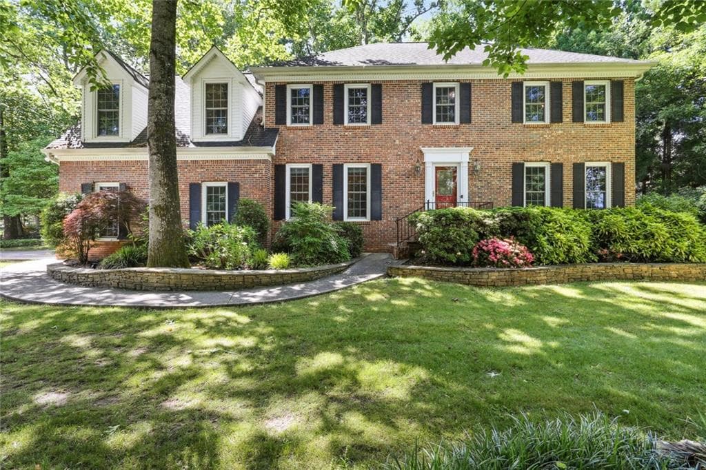 4 bedroom, 4 bathroom, 4,432 sq ft single family residence sold at 140 Barrow Downs, Alpharetta, GA 30004