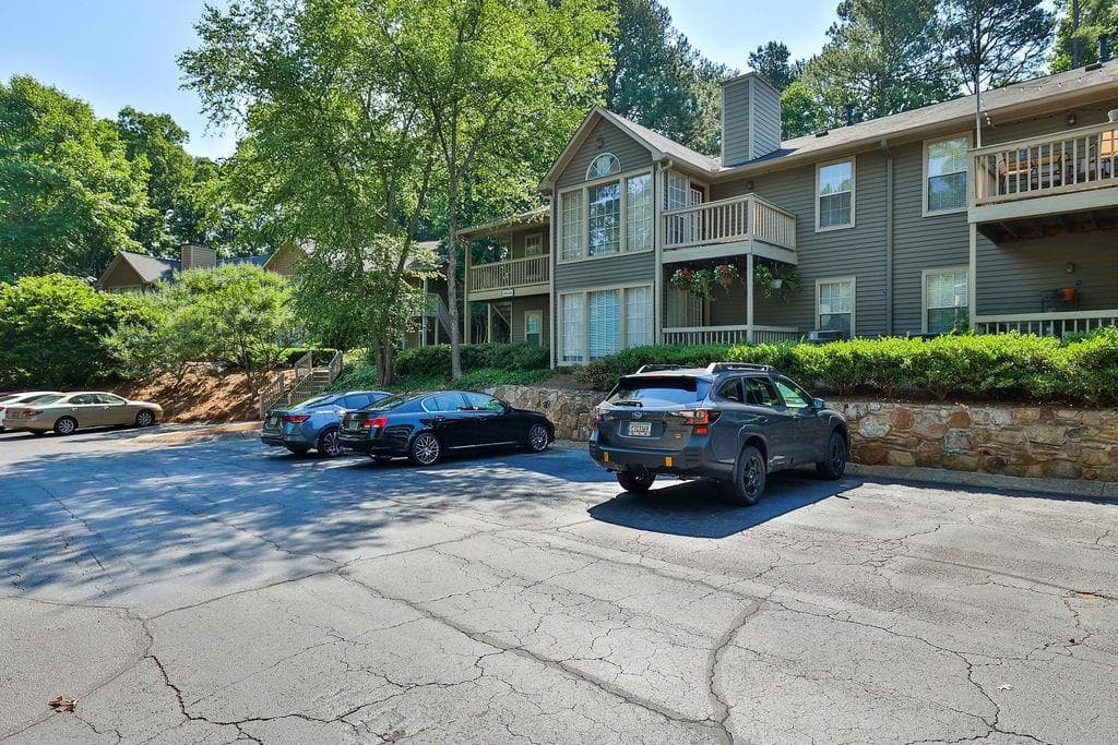 2 bedroom, 2 bathroom, 1,244 sq ft condominium sold at 2404 Country Park Drive, Smyrna, GA 30080
