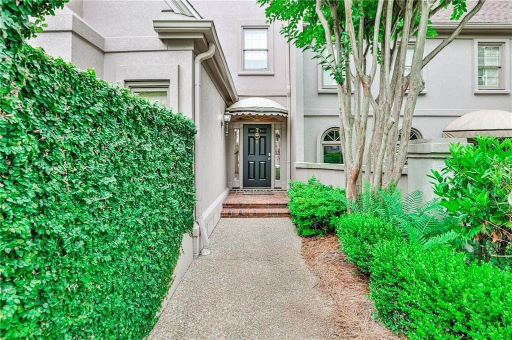 3 bedroom, 4 bathroom, 3,050 sq ft townhouse sold at 2525 Peachtree Road 7, Atlanta, GA 30305