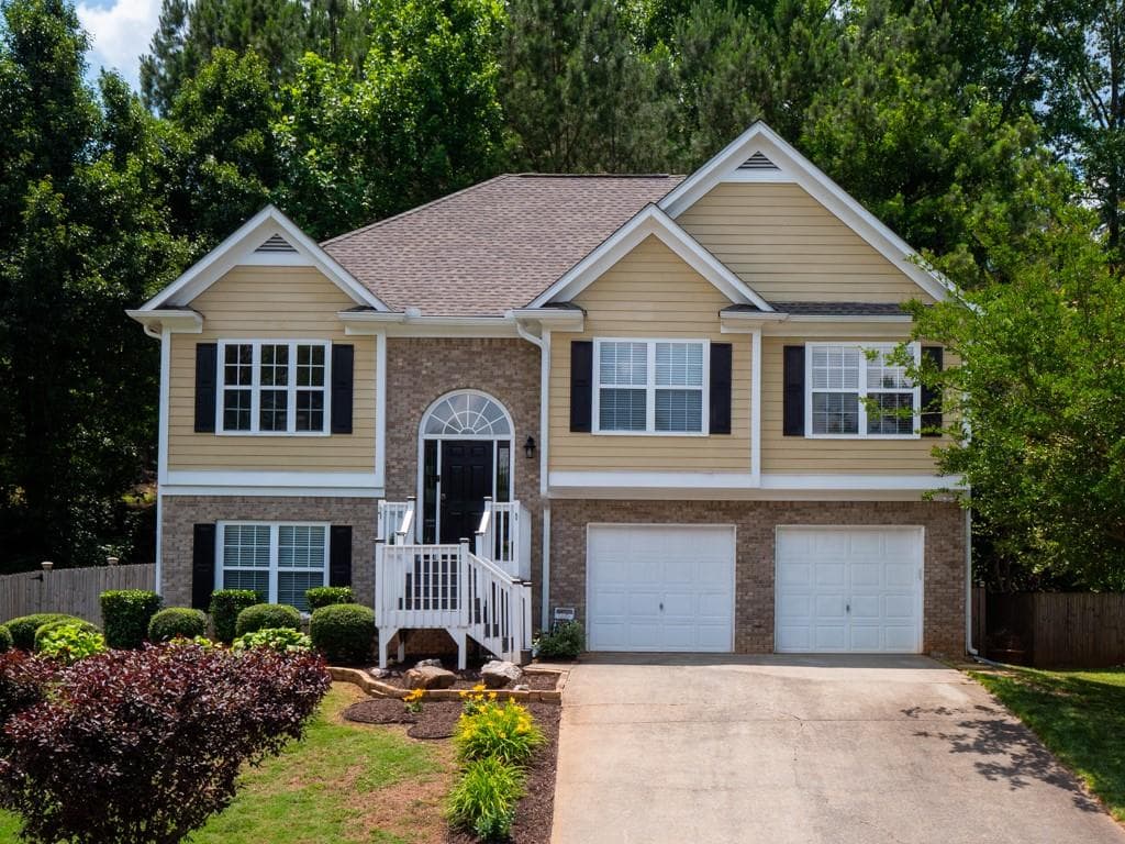 4 bedroom, 3 bathroom, 2,196 sq ft single family residence sold at 4963 Newpark Lane, Acworth, GA 30101