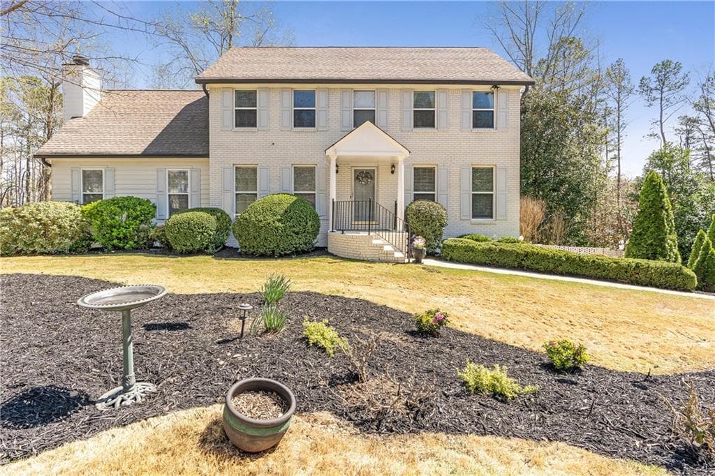 6 bedroom, 4 bathroom, 3,472 sq ft single family residence sold at 330 Barrow Downs, Alpharetta, GA 30004