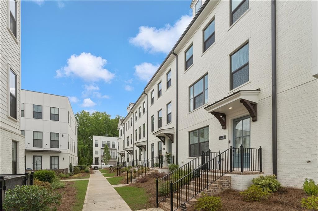3 bedroom, 4 bathroom, 1,893 sq ft townhouse sold at 418 Bishop Lane 28, Woodstock, GA 30188