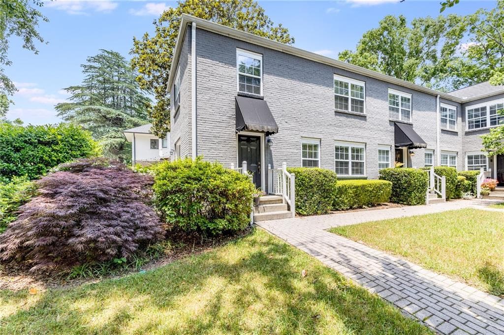 2 bedroom, 1 bathroom, 936 sq ft condominium sold at 291 Oxford Place 1, Atlanta, GA 30307