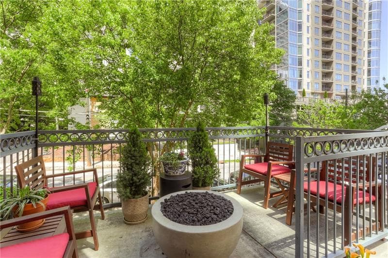 2 bedroom, 2 bathroom, 1,824 sq ft townhouse sold at 199 12th Street 6, Atlanta, GA 30309