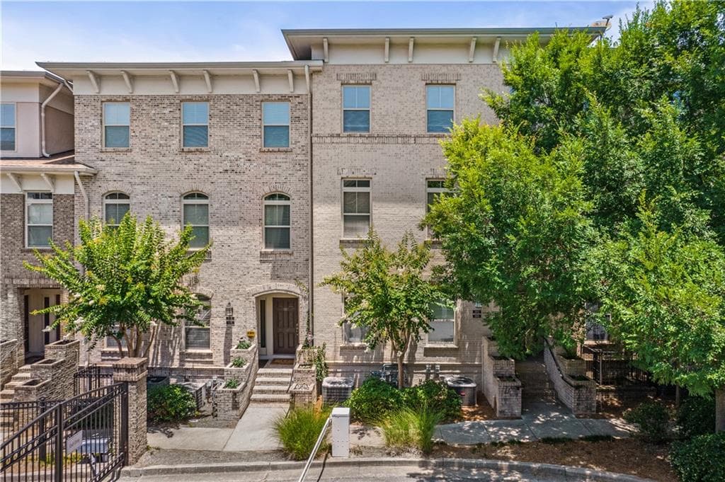 3 bedroom, 4 bathroom, 2,170 sq ft townhouse sold at 1182 Lavista Circle, Atlanta, GA 30324