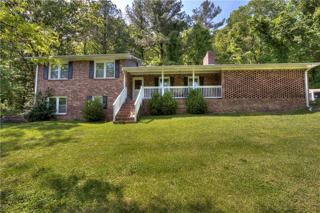 3 bedroom, 3 bathroom, 2,100 sq ft single family residence sold at 571 Peeples Valley Road, Cartersville, GA 30121