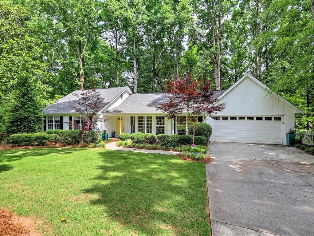 350 Thornwood Drive, Sandy Springs, GA 30328 — most recent listing photo