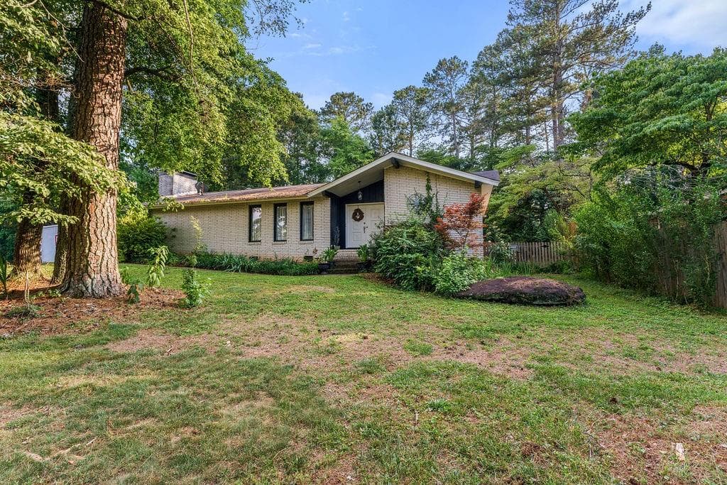 4 bedroom, 3 bathroom, 2,638 sq ft single family residence sold at 322 Windsor Drive, Marietta, GA 30064