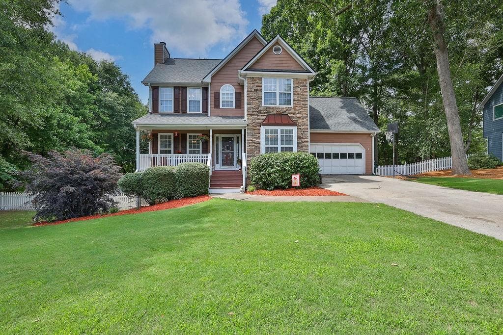 4 bedroom, 4 bathroom, 2,663 sq ft single family residence sold at 525 Weeping Willow Drive, Loganville, GA 30052