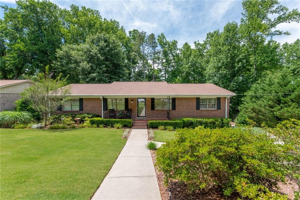 4 bedroom, 3 bathroom, 2,813 sq ft single family residence sold at 3770 White Haven Drive, Smyrna, GA 30082