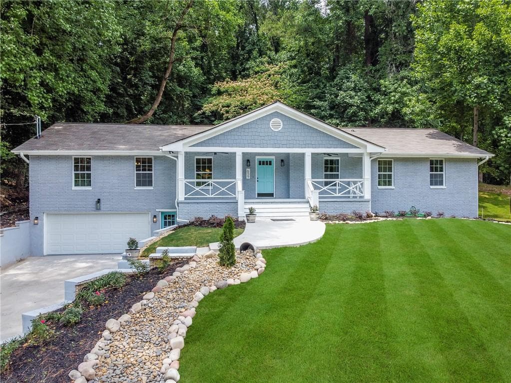 5 bedroom, 4 bathroom, 4,000 sq ft single family residence sold at 659 Lynn Valley Road, Atlanta, GA 30311