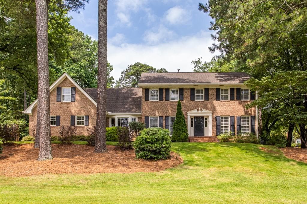 5 bedroom, 3 bathroom, 2,892 sq ft single family residence sold at 5450 Dunwoody Knoll Court, Atlanta, GA 30338