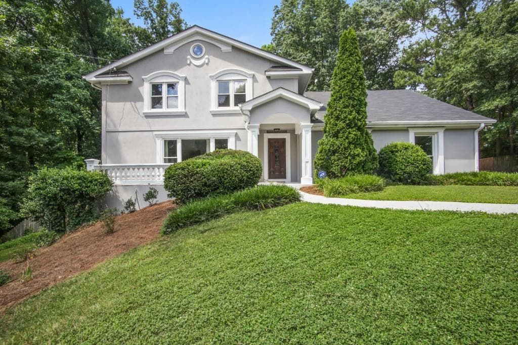 5 bedroom, 5 bathroom, 3,250 sq ft single family residence sold at 275 Glen Lake Drive, Atlanta, GA 30327