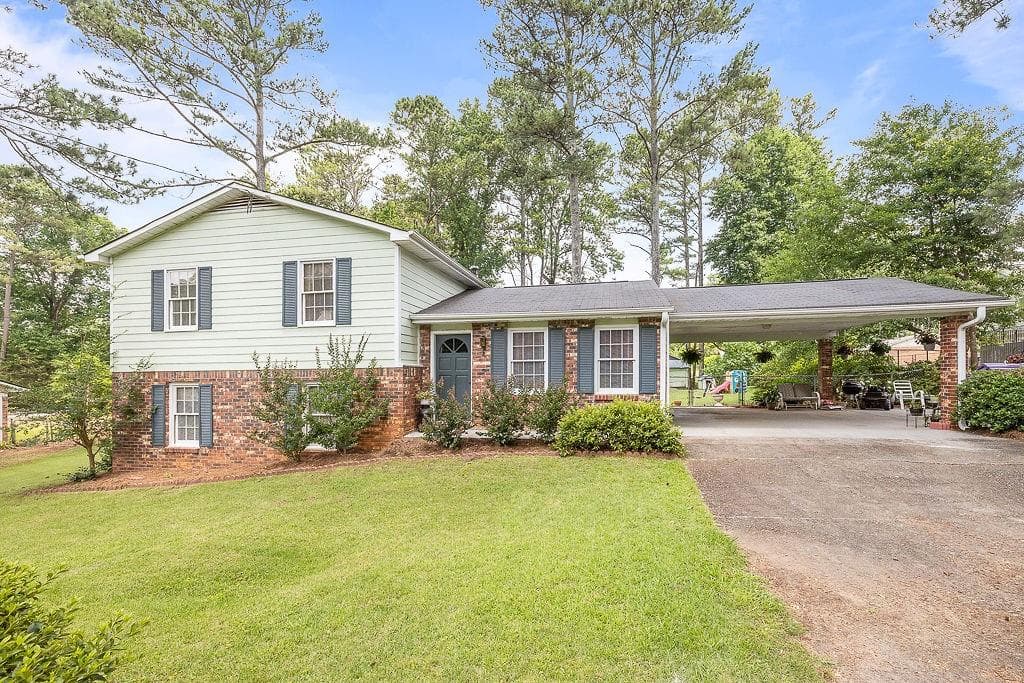 4 bedroom, 2 bathroom, 1,720 sq ft single family residence sold at 3115 Stanford Circle, Lawrenceville, GA 30044