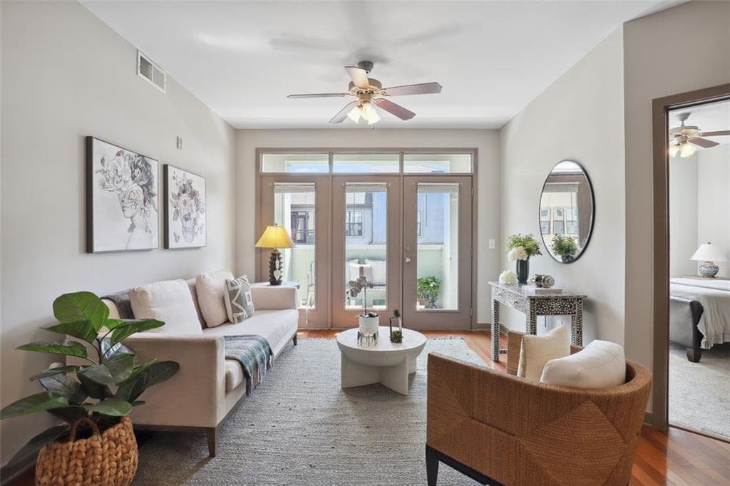 2 bedroom, 2 bathroom, 1,166 sq ft condominium sold at 390 17th Street 5019, Atlanta, GA 30363