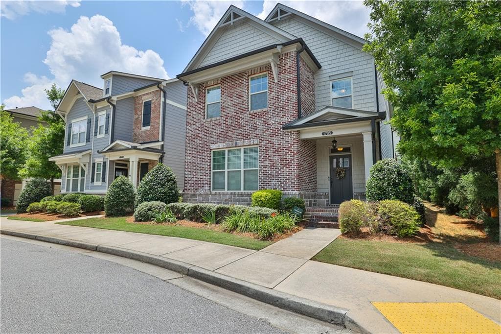 4 bedroom, 4 bathroom, 2,586 sq ft single family residence sold at 1705 Whitfield Parc Circle, Smyrna, GA 30080