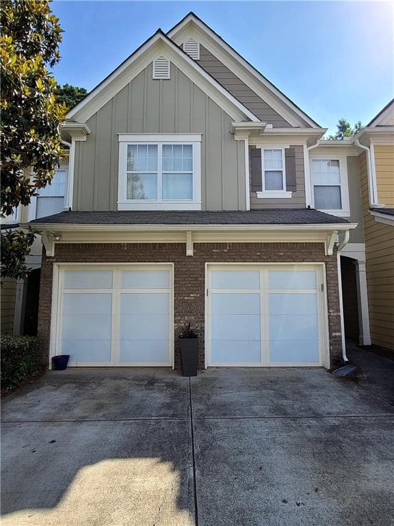 3 bedroom, 3 bathroom, 1,981 sq ft townhouse sold at 1927 Lake Heights Circle 2, Kennesaw, GA 30152