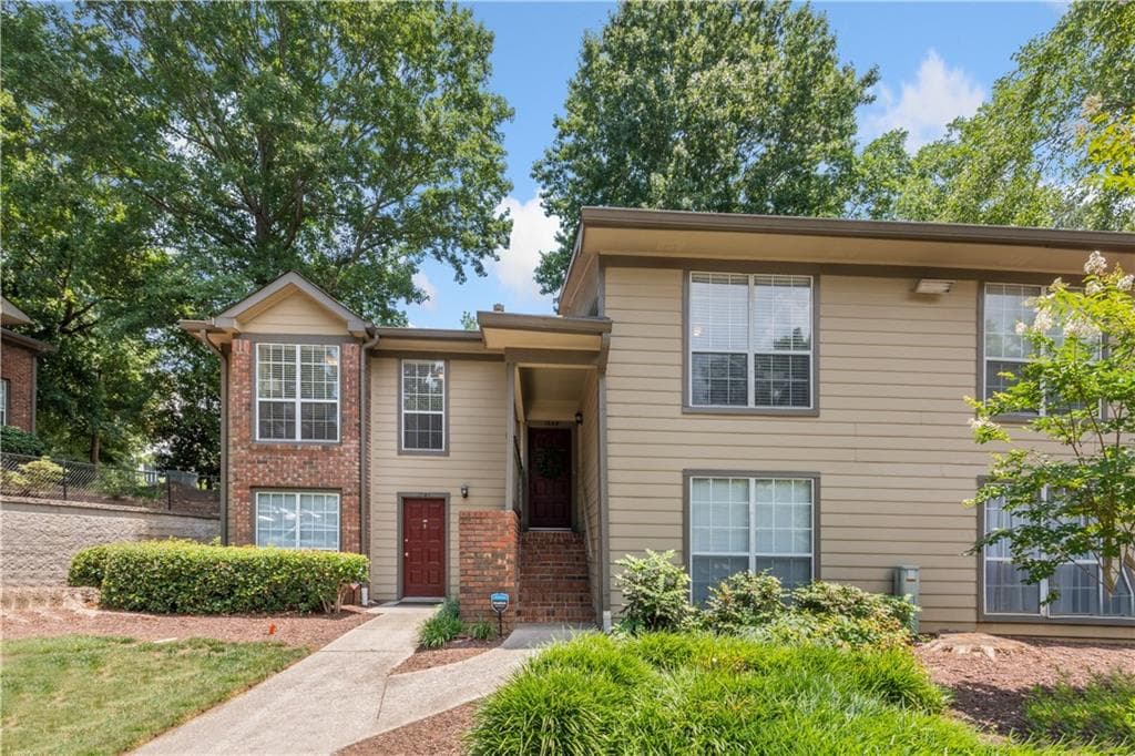 2 bedroom, 2 bathroom, 1,344 sq ft condominium sold at 1348 Weatherstone Way, Atlanta, GA 30324