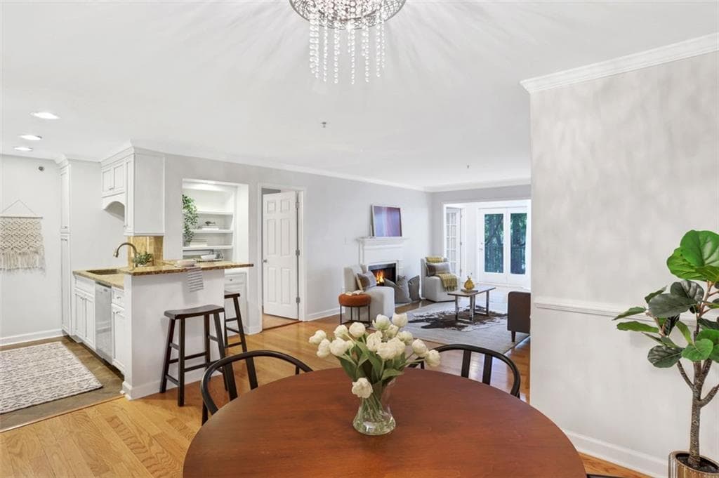 2 bedroom, 2 bathroom, 1,249 sq ft condominium sold at 3201 Lenox Road 17, Atlanta, GA 30324