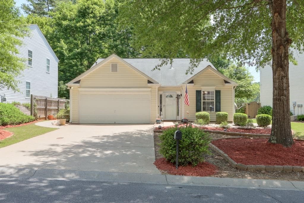 3 bedroom, 2 bathroom, 1,694 sq ft single family residence sold at 102 Drury Lane, Canton, GA 30114