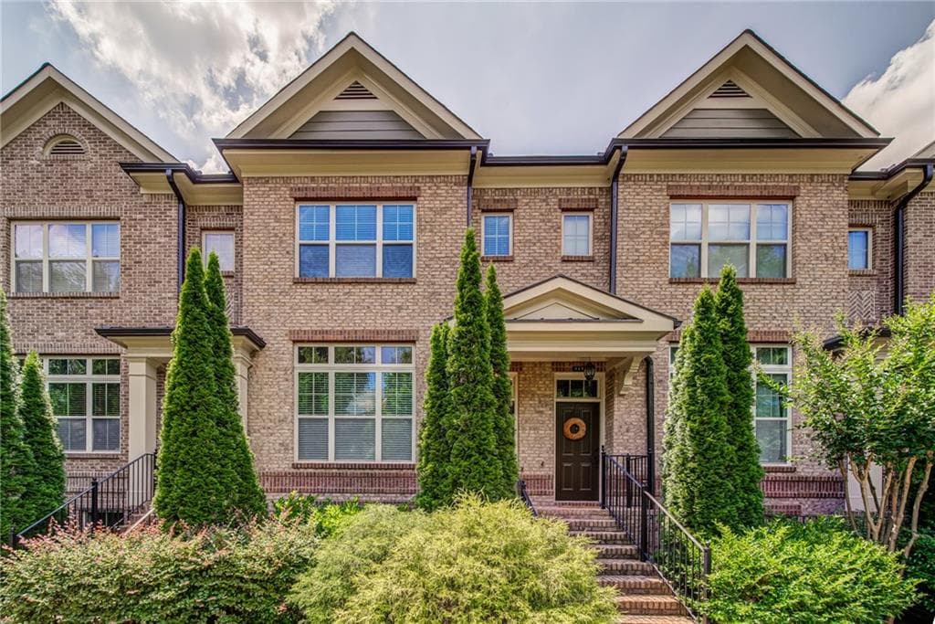 3 bedroom, 4 bathroom, 2,046 sq ft townhouse sold at 2271 Lavista Square, Atlanta, GA 30324