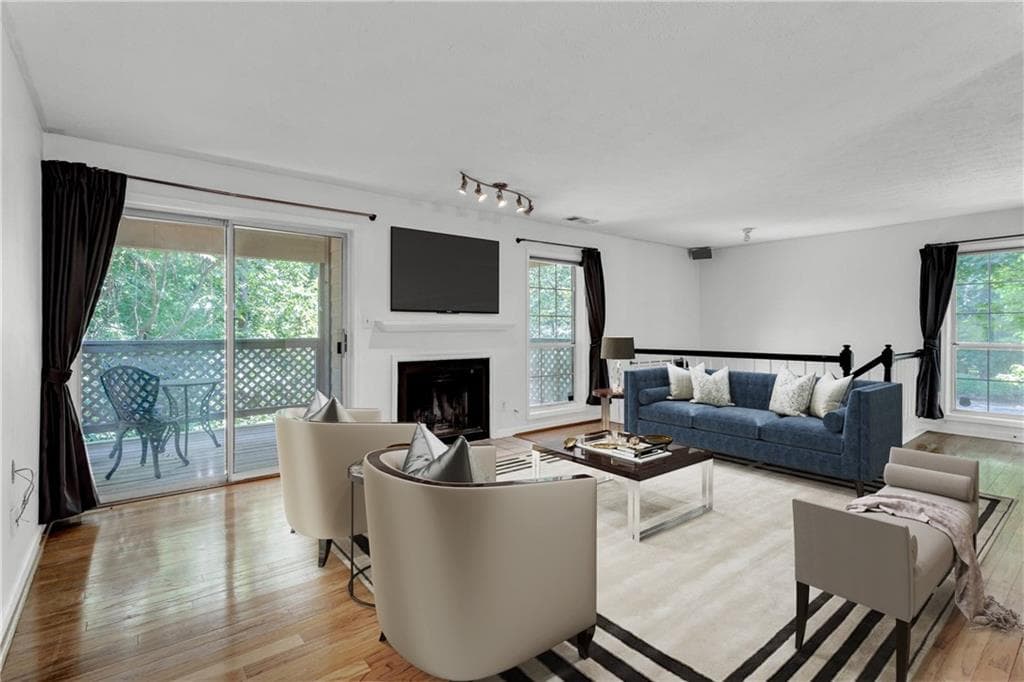 2 bedroom, 2 bathroom, 1,260 sq ft condominium sold at 1162 Weatherstone Drive 1162, Atlanta, GA 30324