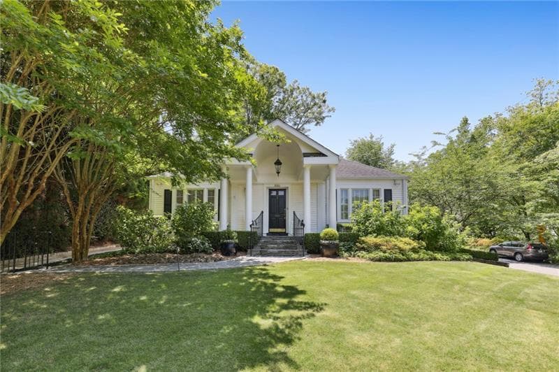 2 bedroom, 3 bathroom, 1,806 sq ft single family residence sold at 332 Golfview Road, Atlanta, GA 30309