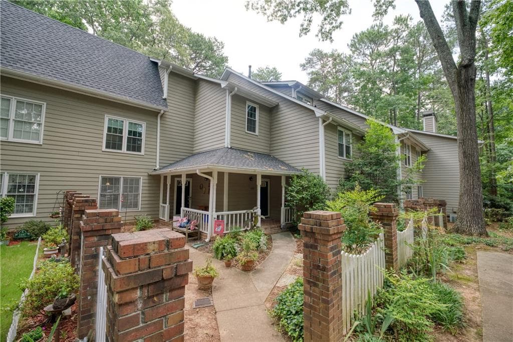 1445 Oakridge Circle, Decatur, GA 30033 — most recent listing photo