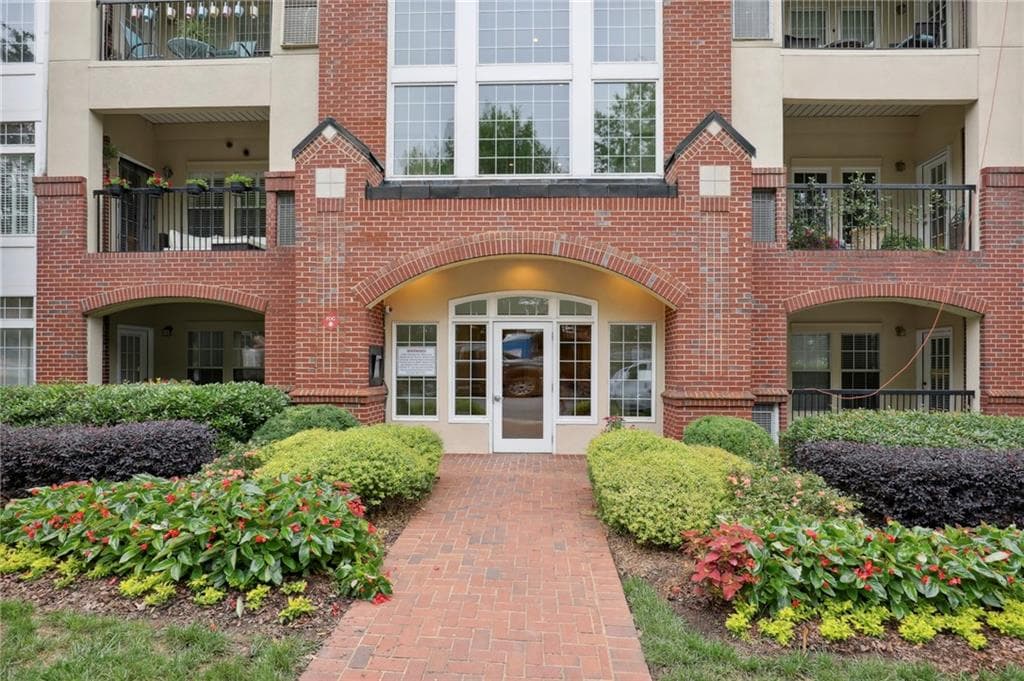 2 bedroom, 2 bathroom, 1,178 sq ft condominium sold at 3636 Habersham Road 1106, Atlanta, GA 30305