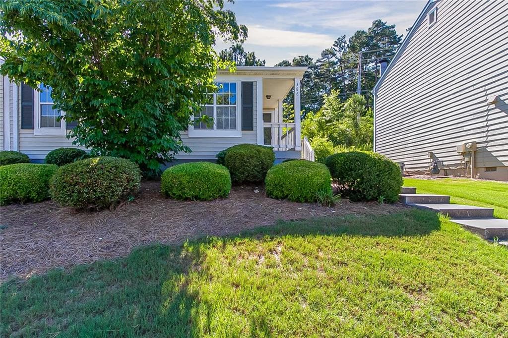 2 bedroom, 2 bathroom, 848 sq ft townhouse sold at 366 Oak Harbor Trail, Marietta, GA 30066