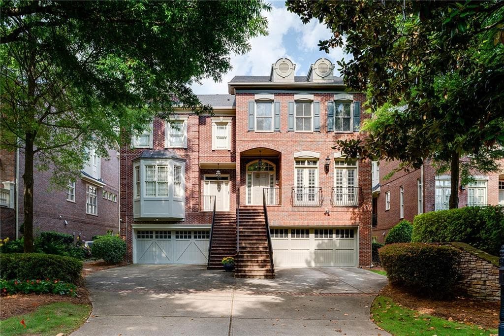 3 bedroom, 4 bathroom, 2,682 sq ft townhouse sold at 606 Timm Valley Road B, Atlanta, GA 30305