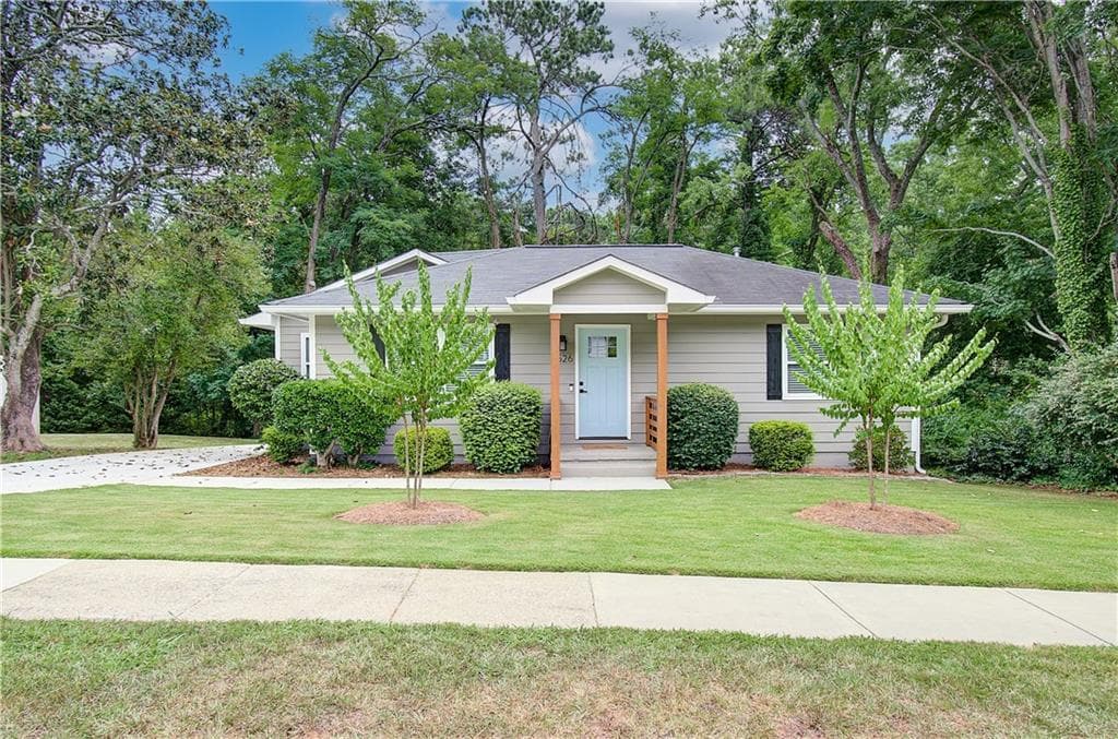 3 bedroom, 3 bathroom, 1,300 sq ft single family residence sold at 2526 Glendale Circle, Smyrna, GA 30080