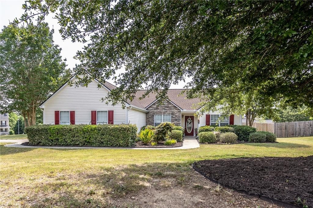 3 bedroom, 2 bathroom, 1,484 sq ft single family residence sold at 1553 Nicole Ridge Court, Loganville, GA 30052