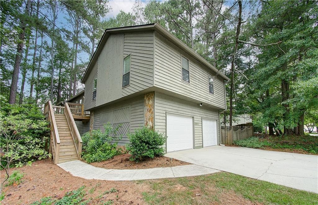 4 bedroom, 3 bathroom, 2,407 sq ft single family residence sold at 2516 Smith Avenue, Marietta, GA 30064