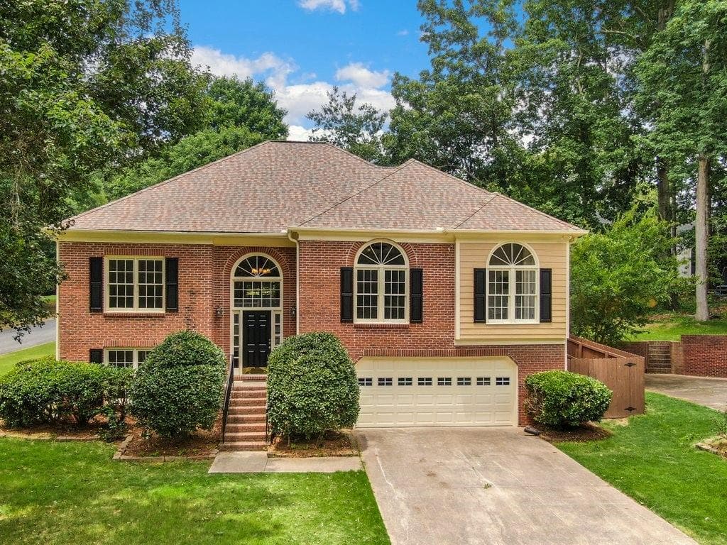 5 bedroom, 3 bathroom, 2,423 sq ft single family residence sold at 303 Clubhouse Court, Kennesaw, GA 30144