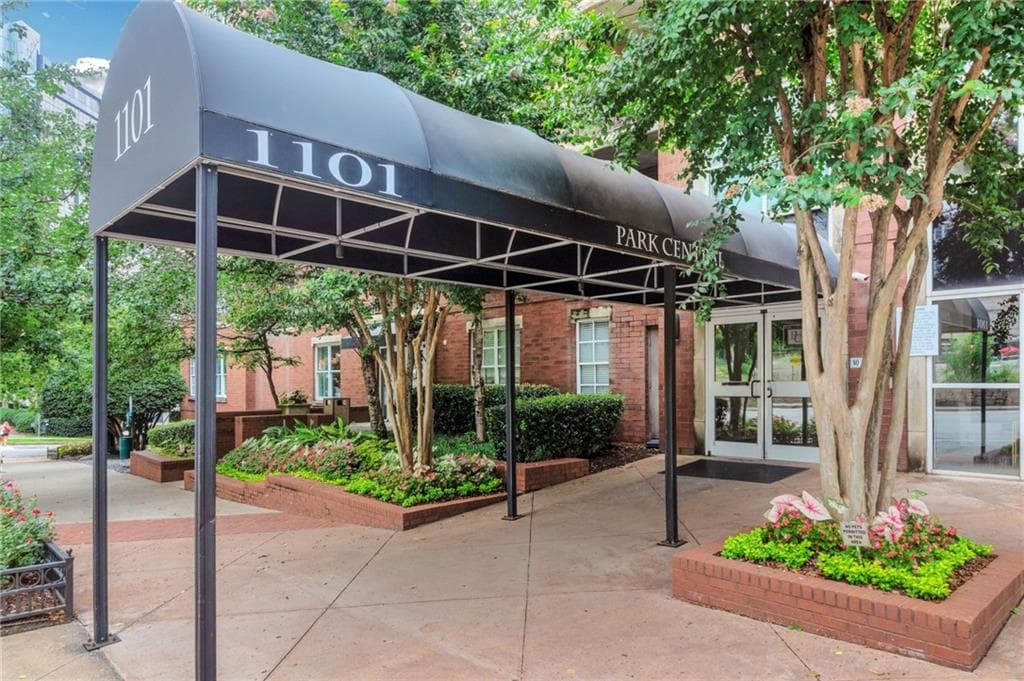 1 bedroom, 1 bathroom, 1,008 sq ft condominium sold at 1101 Juniper Street 202, Atlanta, GA 30309