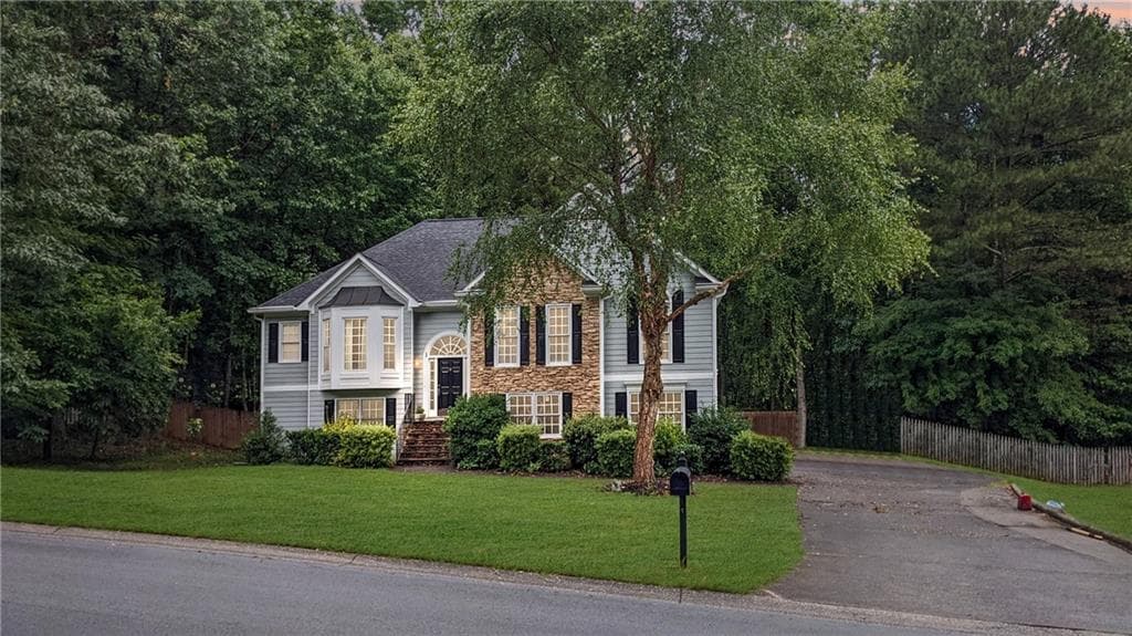 4 bedroom, 3 bathroom, 2,371 sq ft single family residence sold at 35 Heights Hollow, Acworth, GA 30101