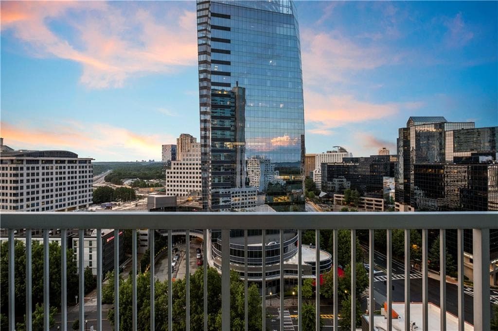 1 bedroom, 1 bathroom, 734 sq ft condominium sold at 3324 Peachtree Road 1413, Atlanta, GA 30326