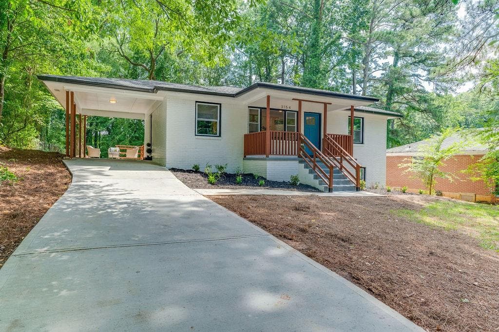 4 bedroom, 3 bathroom, 1,450 sq ft single family residence sold at 3154 Oakcliff Road, Atlanta, GA 30311