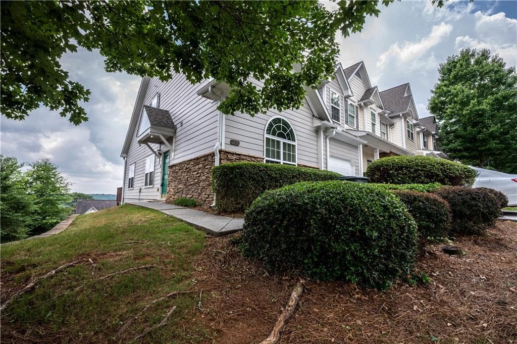3 bedroom, 3 bathroom, 1,649 sq ft townhouse sold at 2010 Hoods Fort Circle 21, Kennesaw, GA 30144