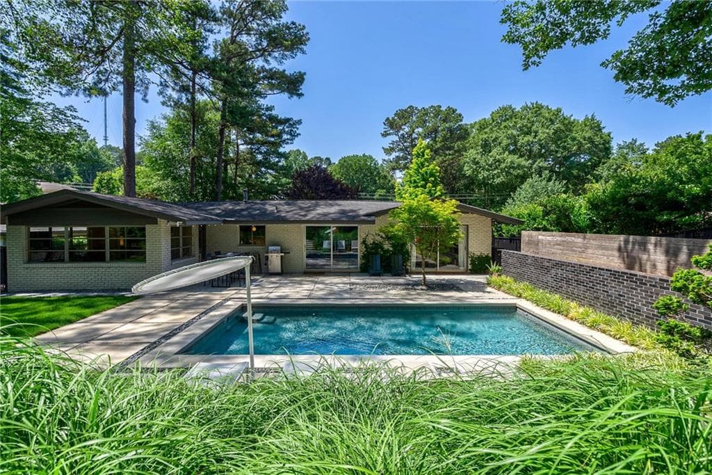 2 bedroom, 1 bathroom, 1,586 sq ft single family residence sold at 1470 Lavista Road, Atlanta, GA 30324
